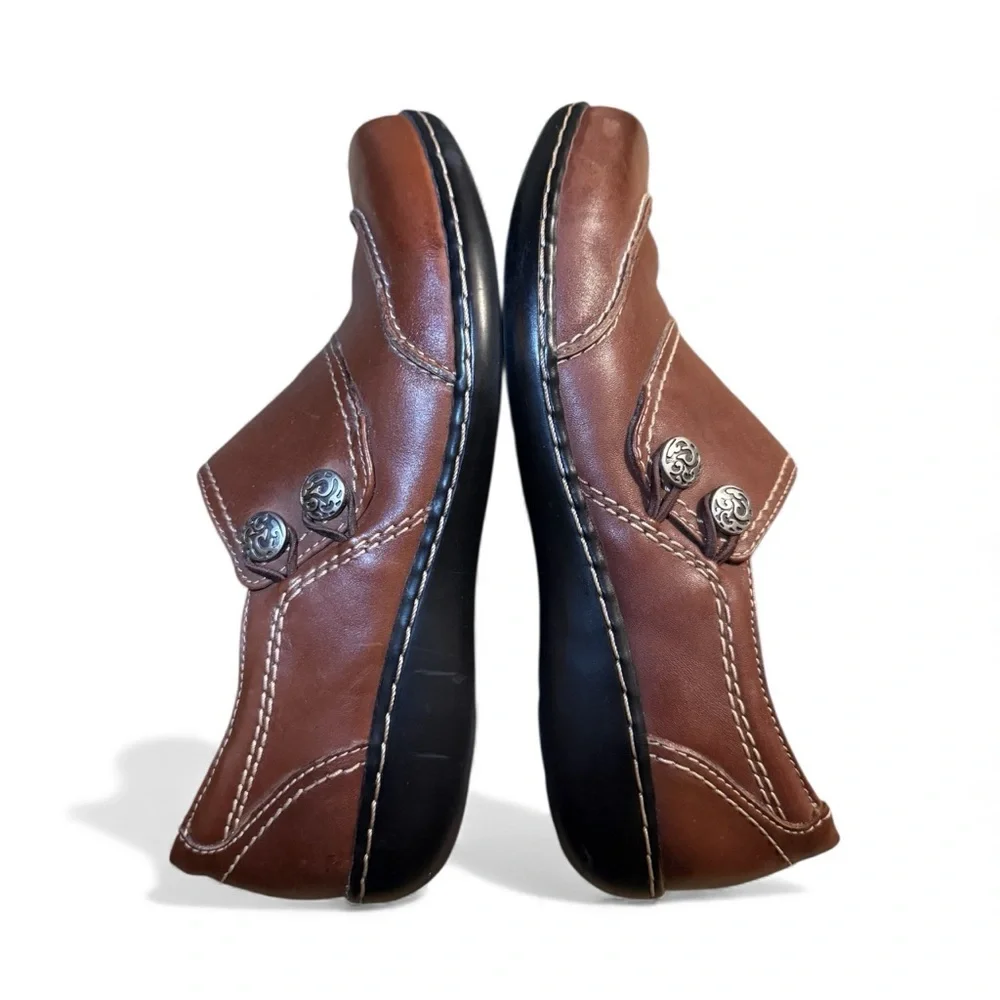CLARKS Brown Leather Women’s Slip-On Shoes - US Size 8 M - EUC